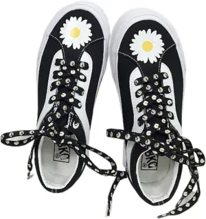 Daisy Print Canvas Sneakers for Women Cute Black & White Lace-Up Flats with Flower Pattern Casual Vulcanized Shoes for Spring & Summer Anti-Slip Canvas for Girls Back to School